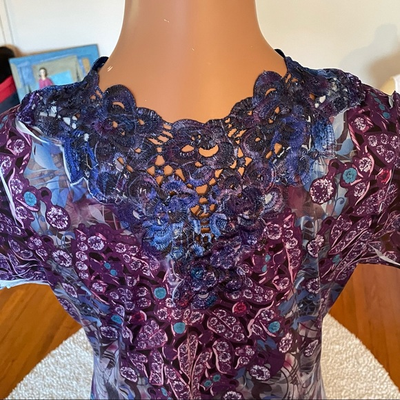 One World Top - Picture 3 of 9